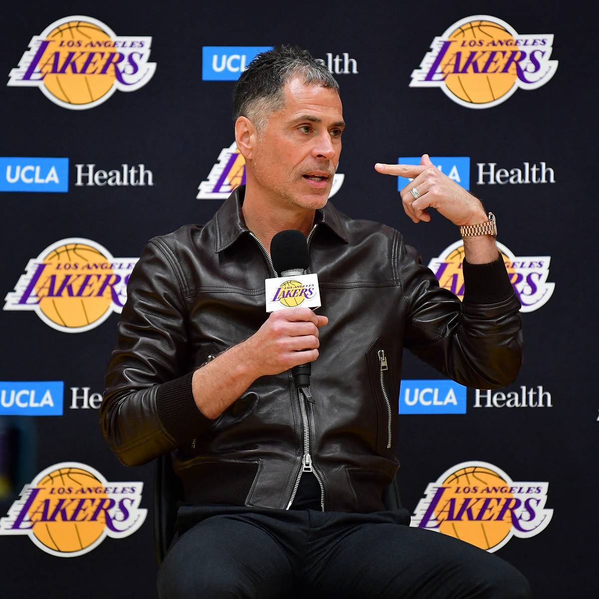 si.com - Ryan Ward - Lakers Linked to 3 Veteran Centers After Deandre Ayton Trade: Who Fits Best?