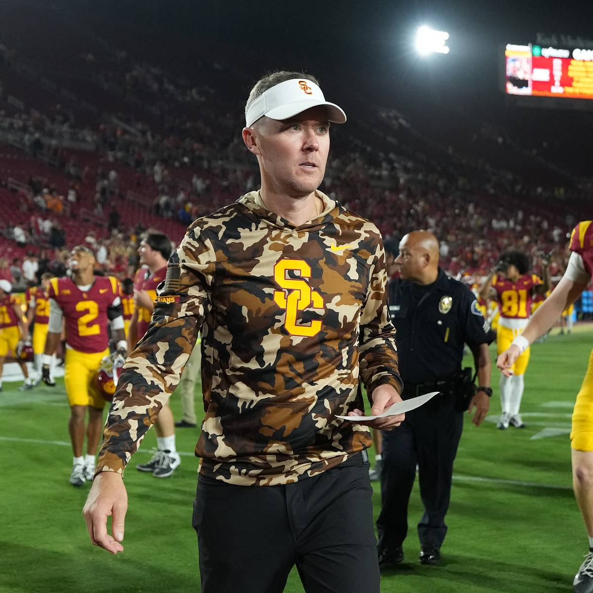 si.com - Lorenzo Reyna - USC Trojans vs. Oregon Ducks Final Preview and Prediction