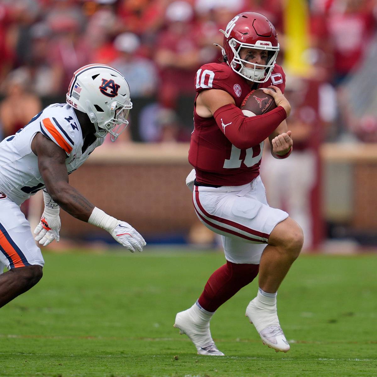 si.com - Griffin Barfield - Xavier Atkins Talks Auburn's Hotel Strategy for Fall Camp: 'No Distractions'
