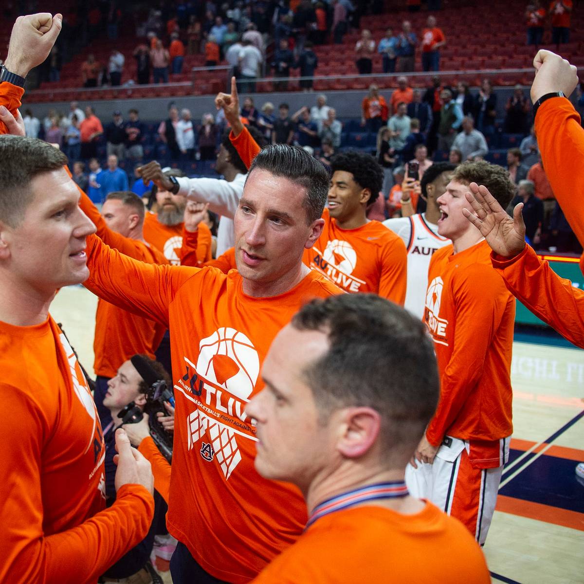 si.com - Brooks Crew - Auburn Basketball Receives Favorable Tournament Projection