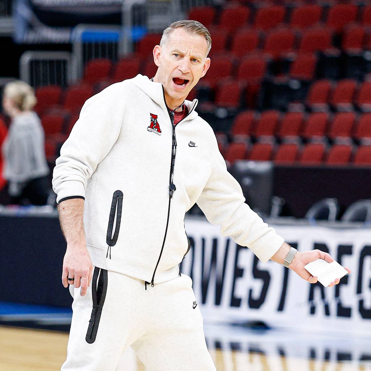 si.com - Hunter De Siver - Nate Oats' Wife Rejoins Alabama Basketball Staff