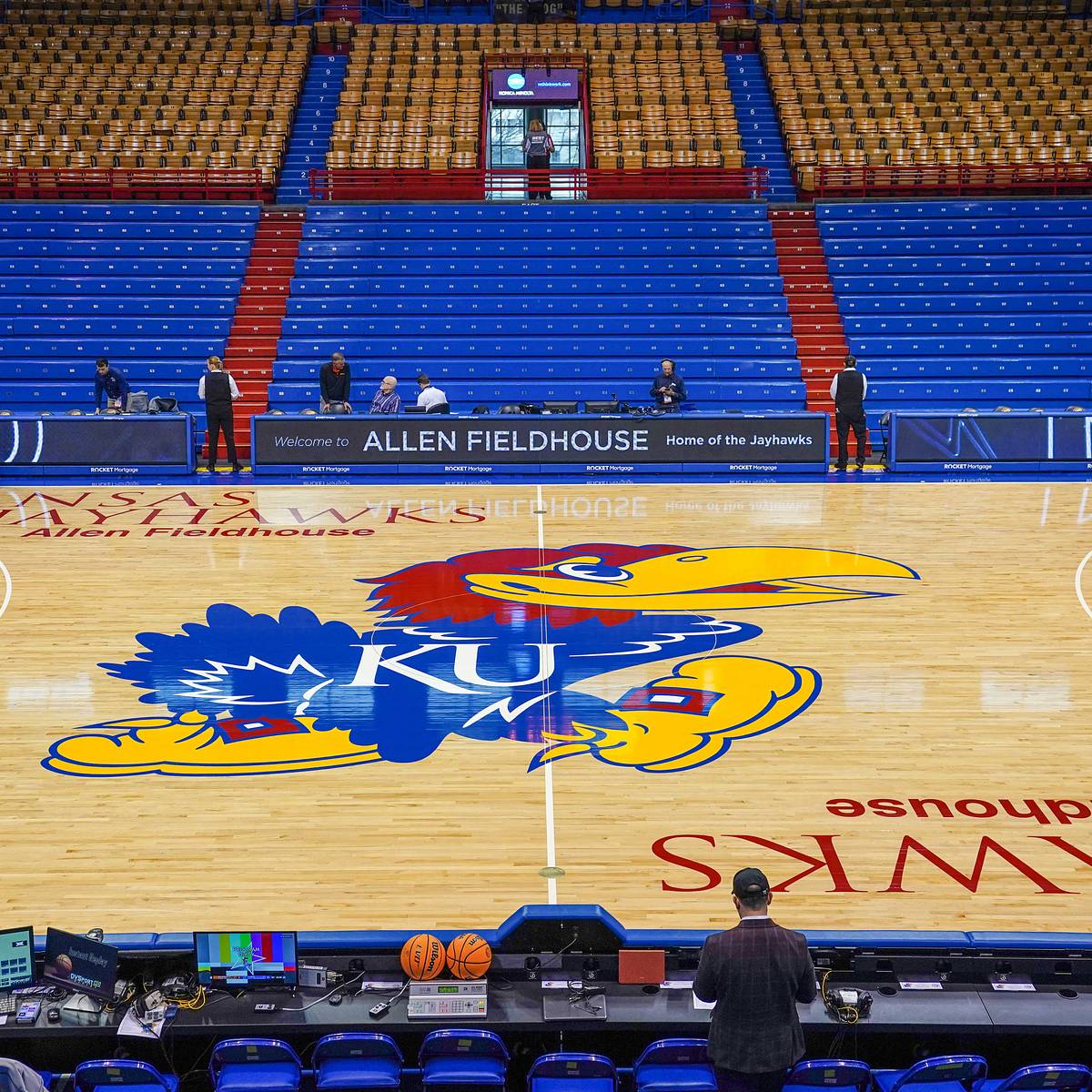si.com - Dillon Davis - Kansas Basketball 2026-27 TV Schedule and Tipoff Times Announced