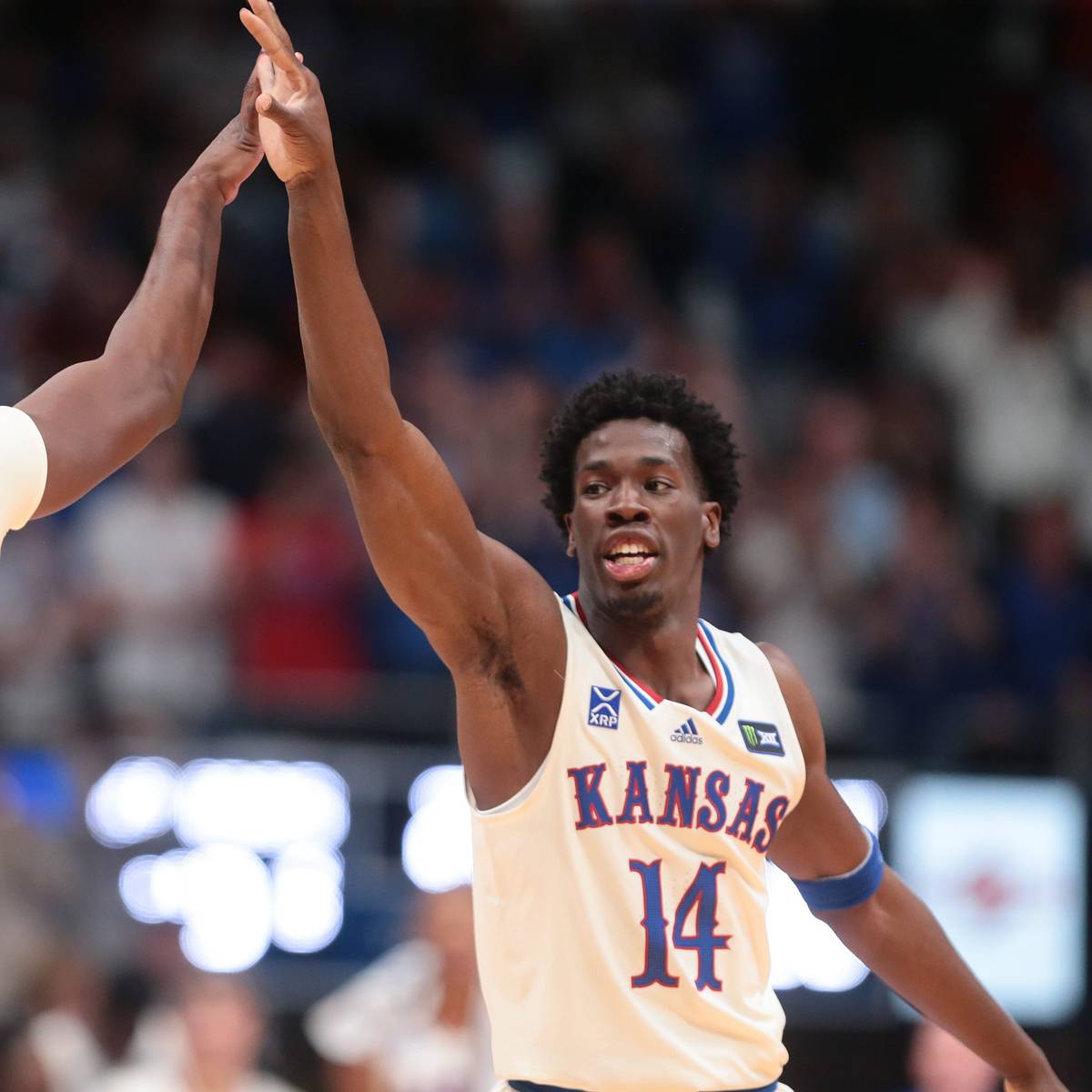 si.com - Dillon Davis - Kansas Basketball Opens at No. 17 in Preseason AP Top 25 Poll
