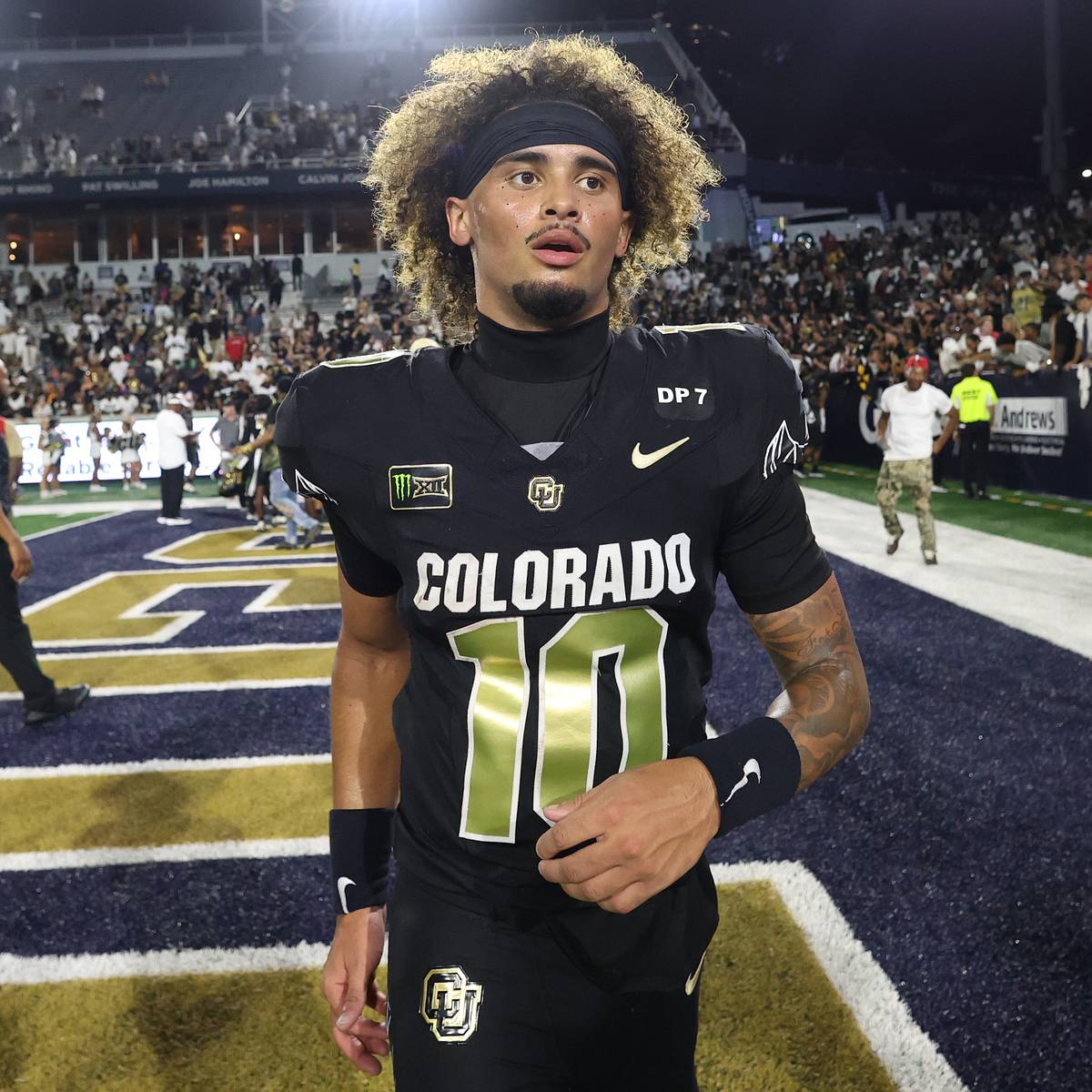 si.com - Lorenzo Reyna - Deion Sanders Clarifies Quarterback Julian Lewis' Future at Colorado