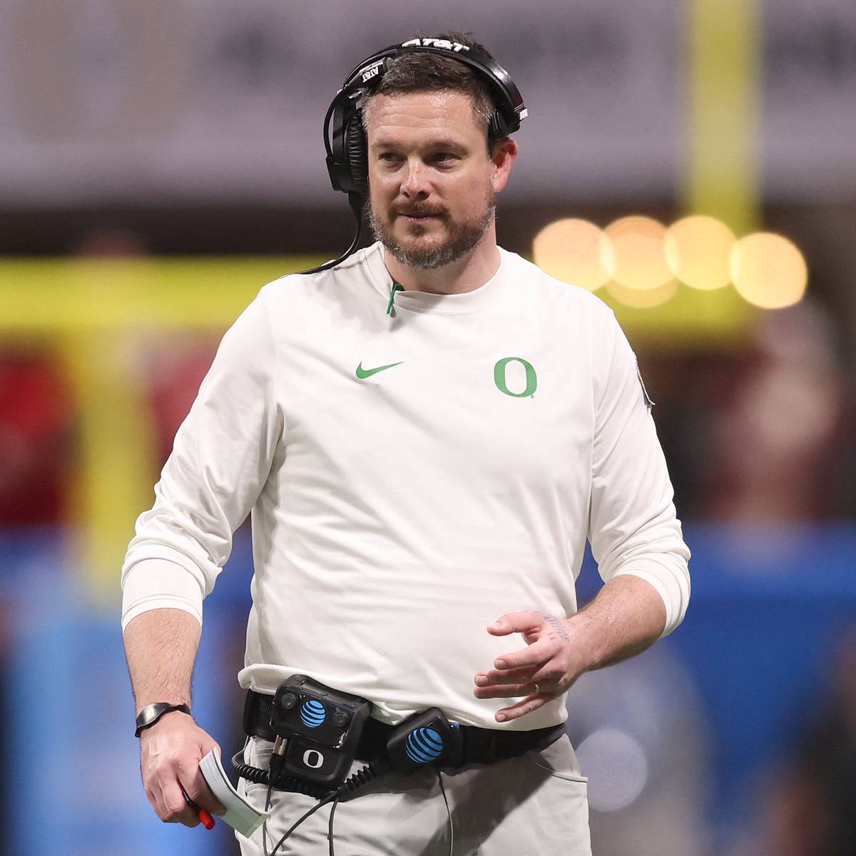 si.com - Ally Osborne - Dan Lanning Offers Insight to How Oregon's Players Are Leading Each Other