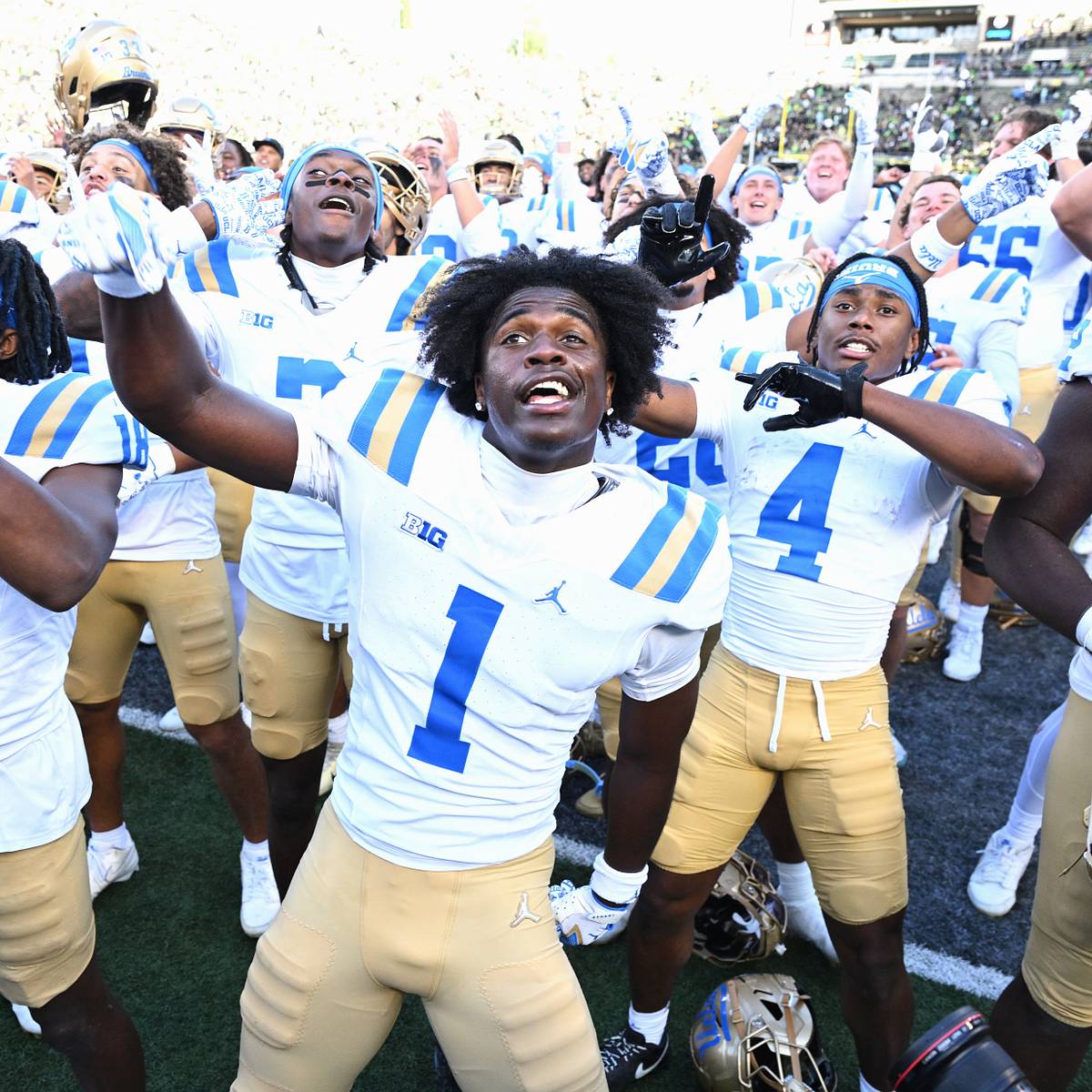 si.com - Lorenzo Reyna - Oregon Ducks' Upset Loss Produces Unlikely Betting Winner