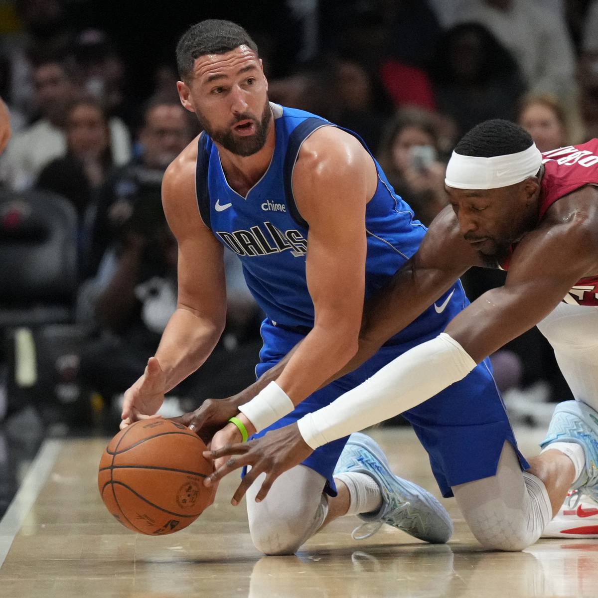 si.com - Ethen Hutton - Klay Thompson Inks 2-Year Deal With Heat, Bolsters Fantasy Basketball Stock
