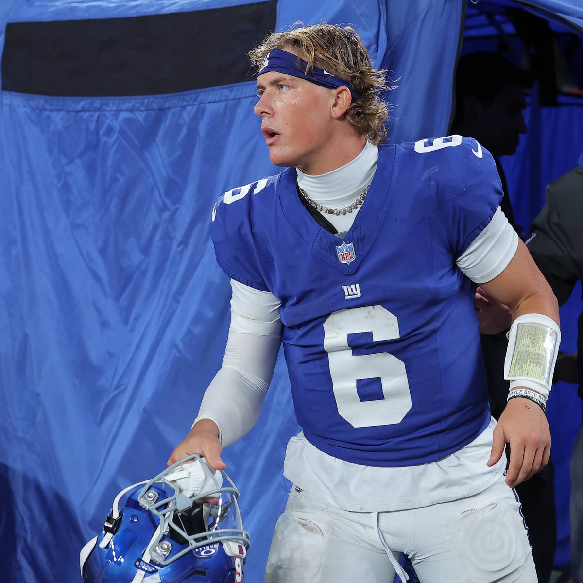 si.com - Michael Haney - Jaxson Dart Is 'Puzzled' Why He Keeps Ending Up in the Blue Medical Tent