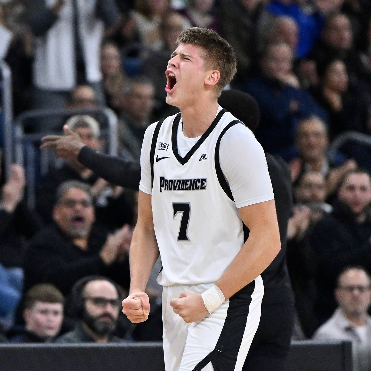 si.com - Jackson Langendorf - Breaking Down Stefan Vaaks' and Ethan Brown's Illinois Basketball Summer Highlights