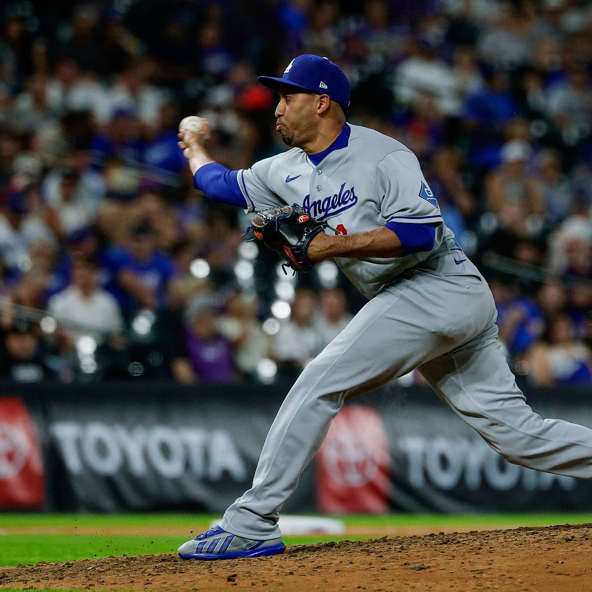 Dodgers Manager Sends Message to Edwin Diaz After Latest Blow-Up