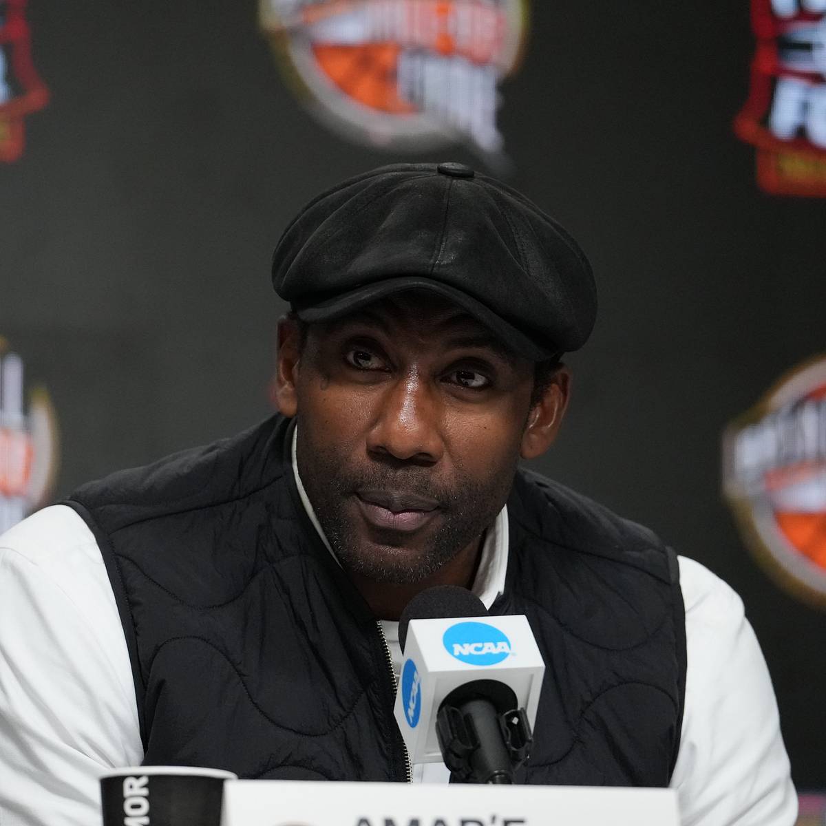 si.com - Brendan Mau - 2 Suns Legends Officially Join Basketball Hall of Fame