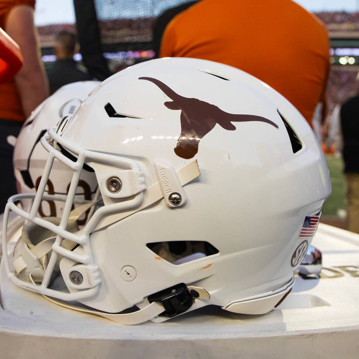 13 People Hospitalized During Texas Longhorns Season Opener Due to Dangerous Heat