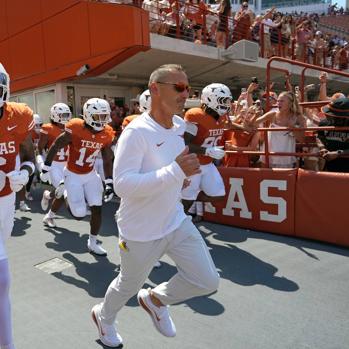 No. 1 Texas vs. UTSA: How to Watch, Betting Odds, Injuries, and More