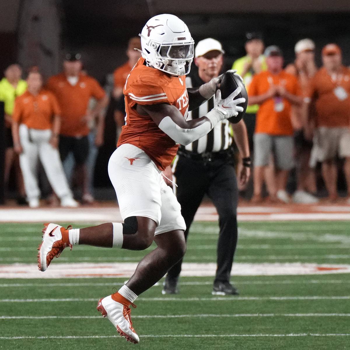 si.com - JD Andress - Hollywood Smothers Questionable: How Would Texas Replace Its Leading Rusher?