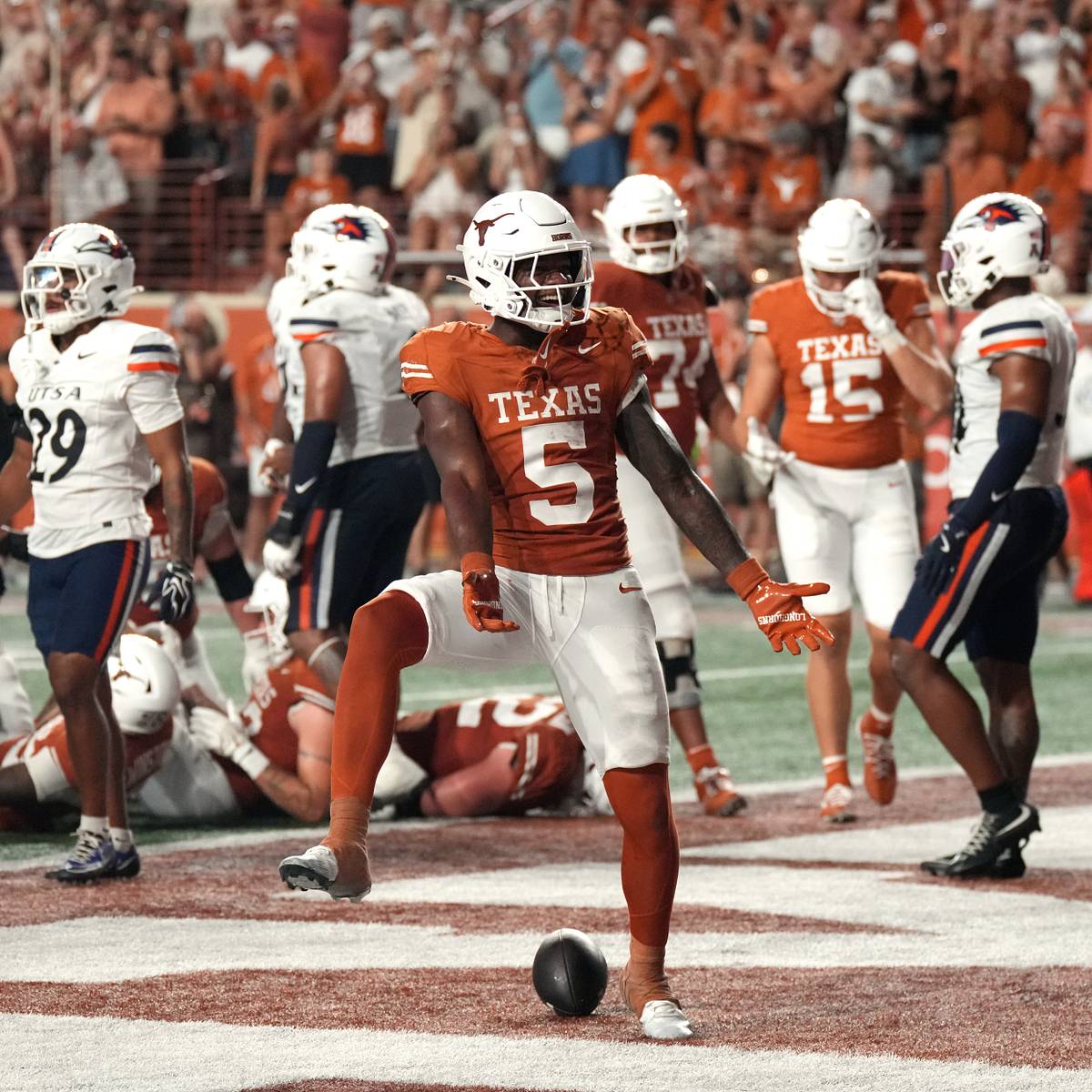 Four Texas Players Who Deserve More Opportunities After the Bye