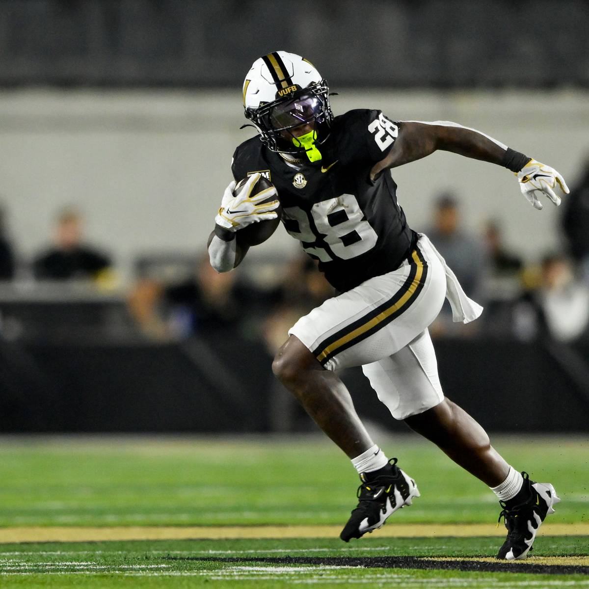si.com - Joey Dwyer - Staff Predictions: Vanderbilt Football vs. Kentucky
