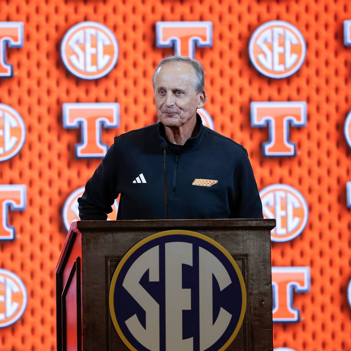si.com - Caleb Sisk - Everything Rick Barnes Said at SEC Tipoff Ahead of Tennessee Basketball's Season