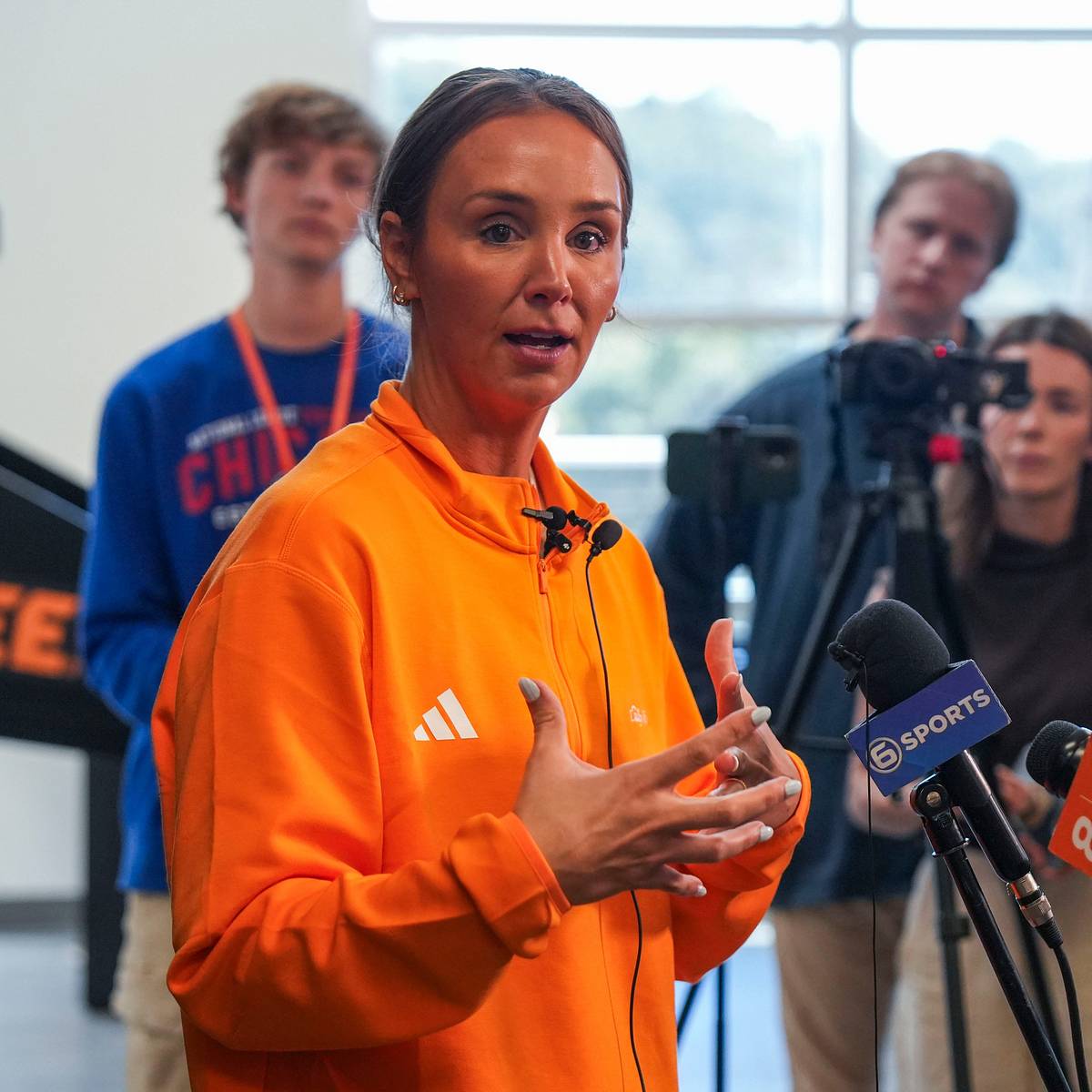 si.com - Josh Greer - Kim Caldwell Opens Up Lady Vols Basketball's Media Day