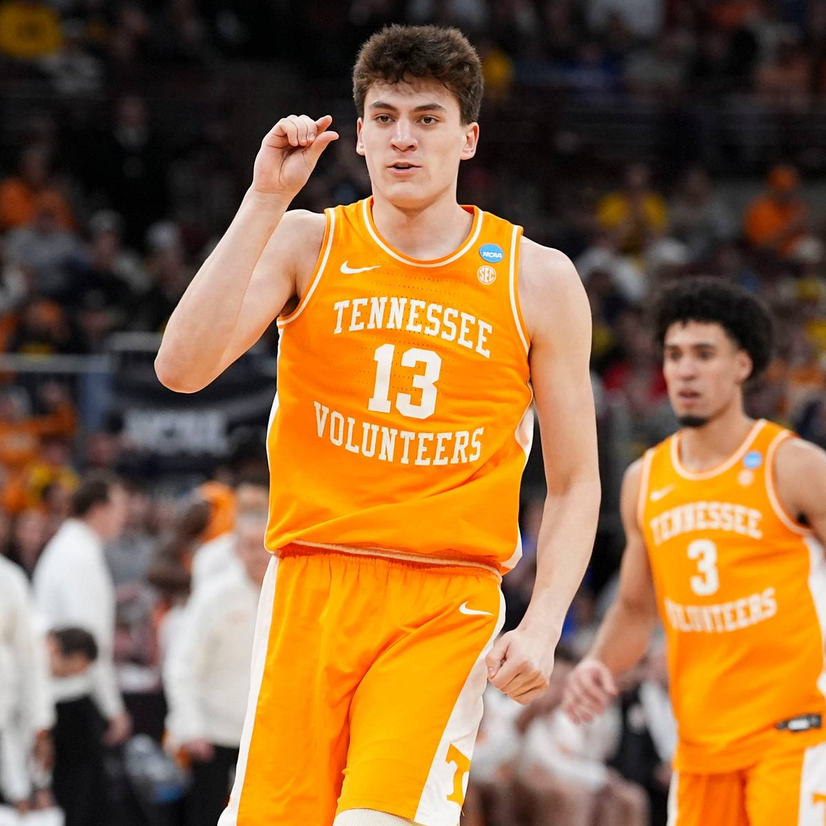 si.com - Trent Knoop - JP Estrella Announces Michigan Basketball Future Following Dusty May's Exit