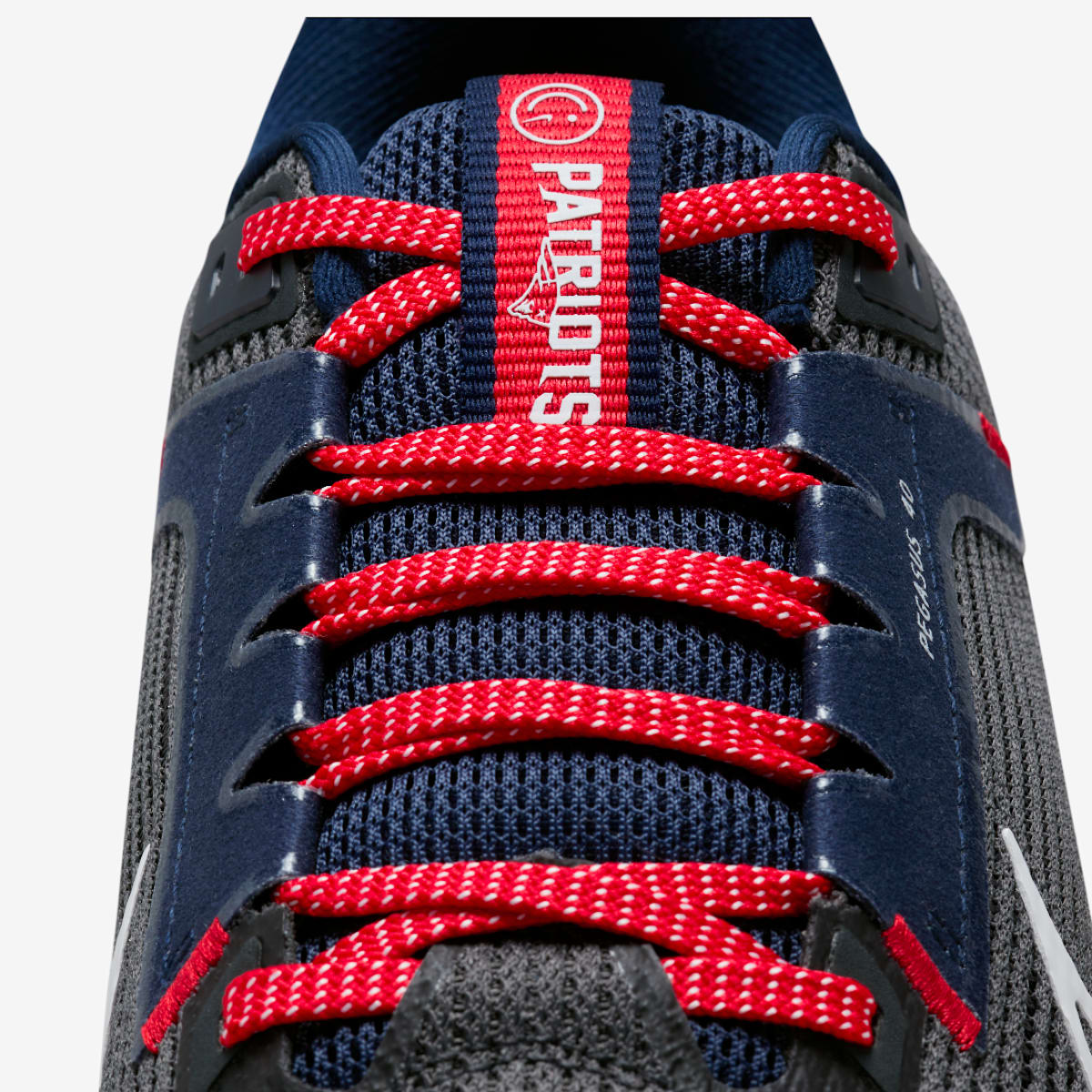 Nike pegasus patriots deals