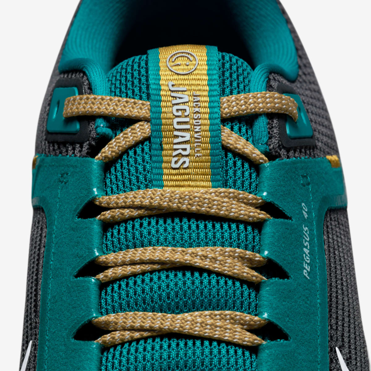 nike pegasus jaguars