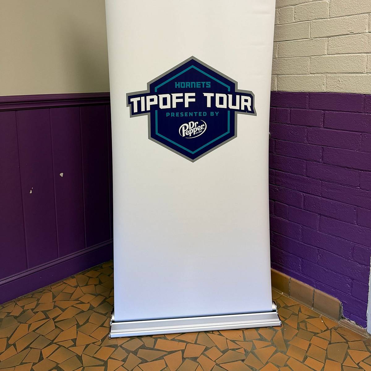 si.com - Ashley Stroehlein - Hornets Hold Annual Tip-Off Tour, Spend Time in the Community Ahead of Season Opener