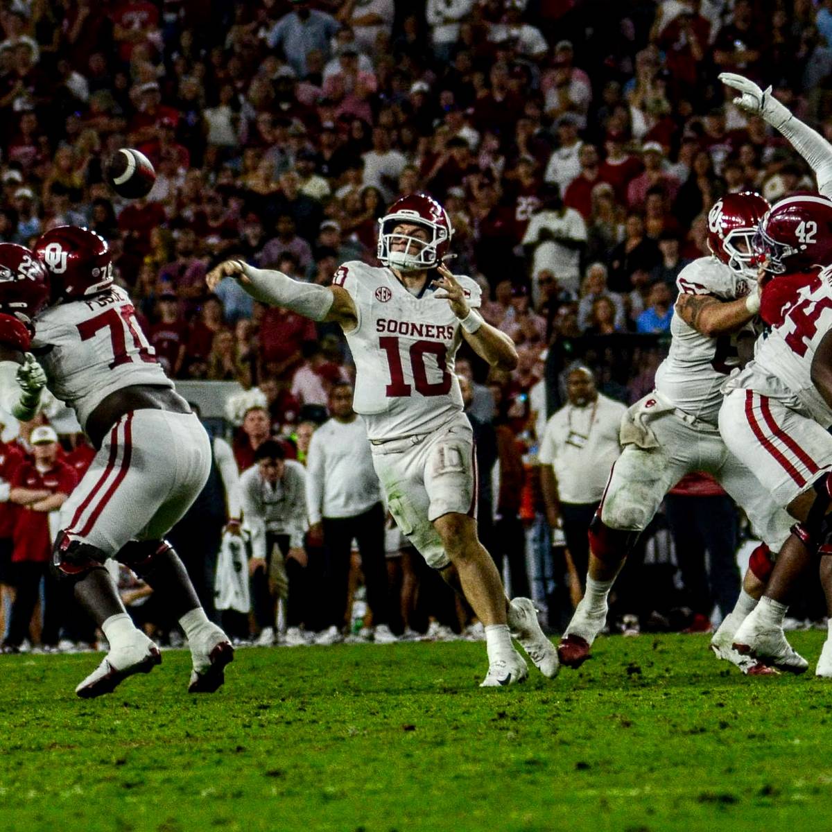 Image for Recent SEC History Shows Why Oklahoma QB John Mateer Can Break Out