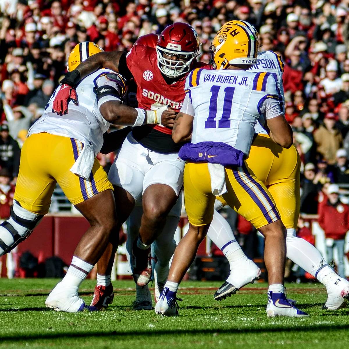 si.com - Carson Field - Predicting Oklahoma's Ratings in New EA Sports College Football Video Game