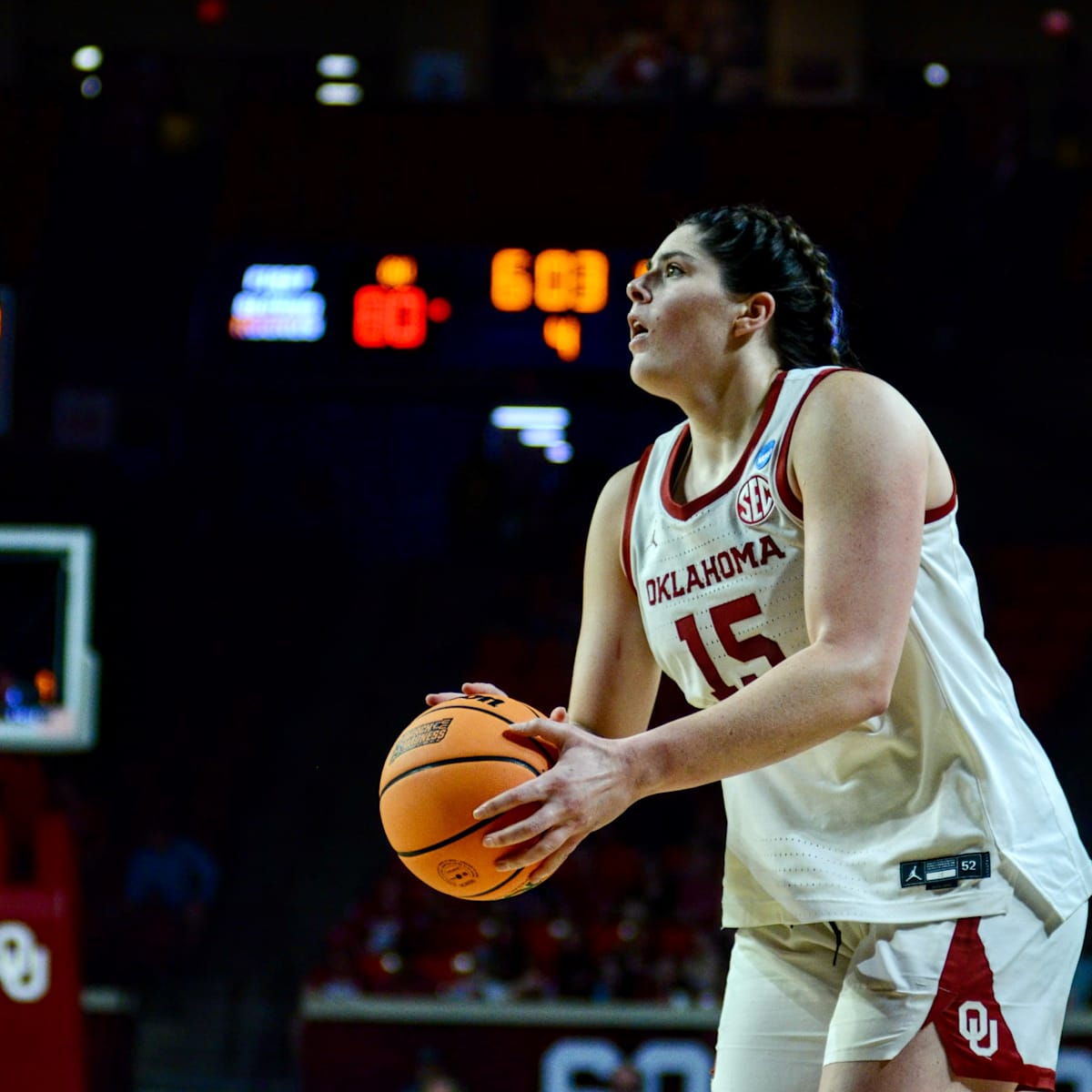 si.com - Ryan Chapman - Familiar Faces Square Off Down Low as Oklahoma Battles Michigan State for Spot in the Sweet 16