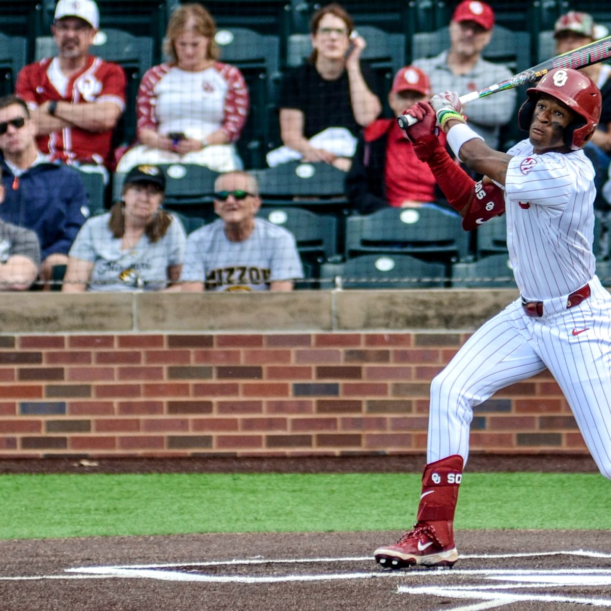si.com - Carson Field - No. 14 Oklahoma Gets Insurance Late as Sooners Take Down Missouri