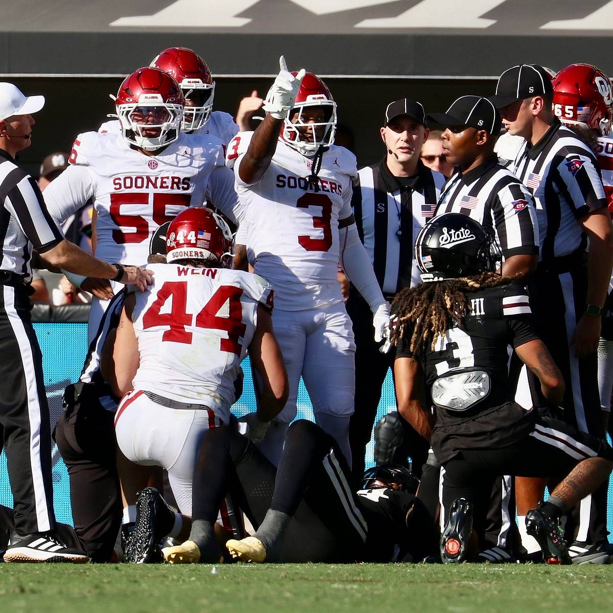si.com - Brady Trantham - Peyton Bowen Dealt With 'a Little Stinger' Following Late Interception, Exit
