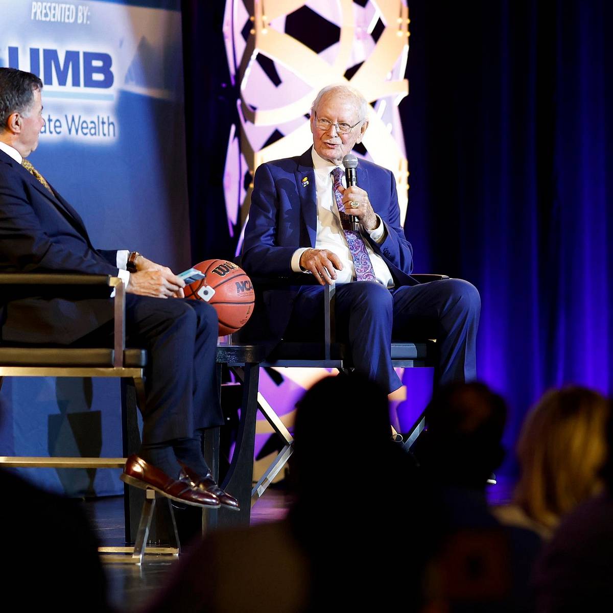 si.com - Dillon Davis - Former Kansas Basketball Coach Ted Owens Joins College Basketball Hall of Fame