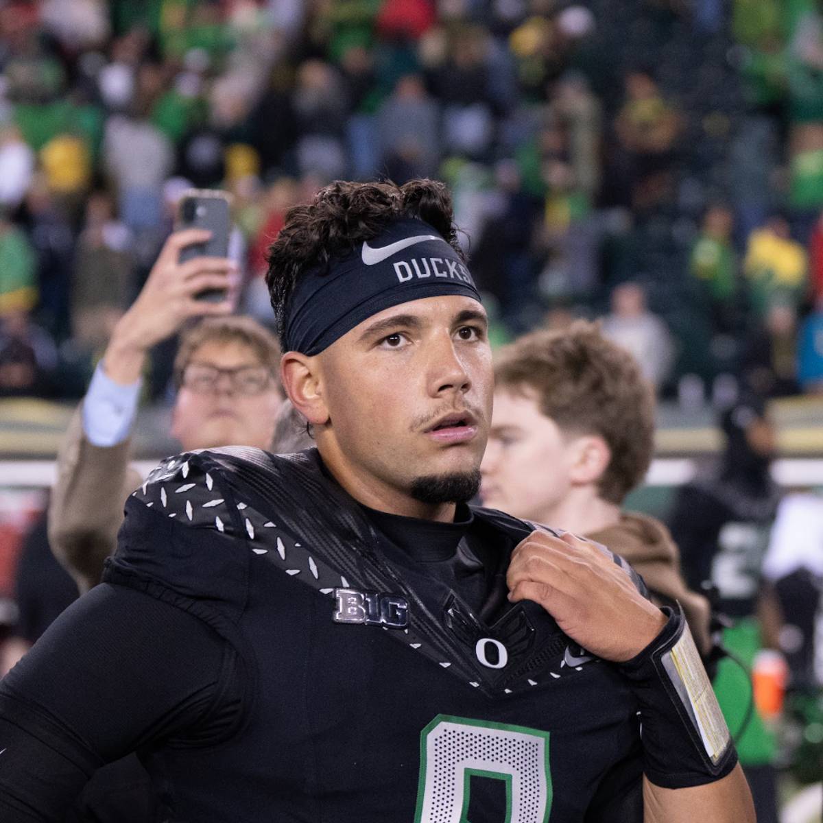 si.com - Lily Crane - Dylan Raiola Drops Honest Insight Into Chemistry With Oregon's Young Receivers