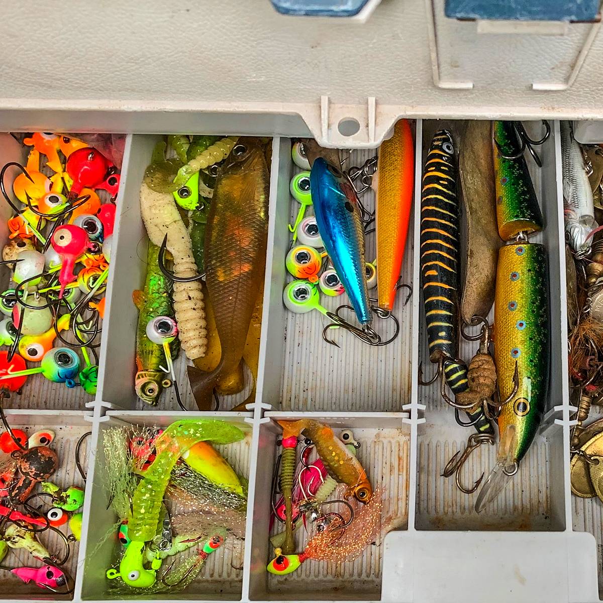 How to Choose the Right Fishing Lure: 8 Expert Tips for Fishing Success
