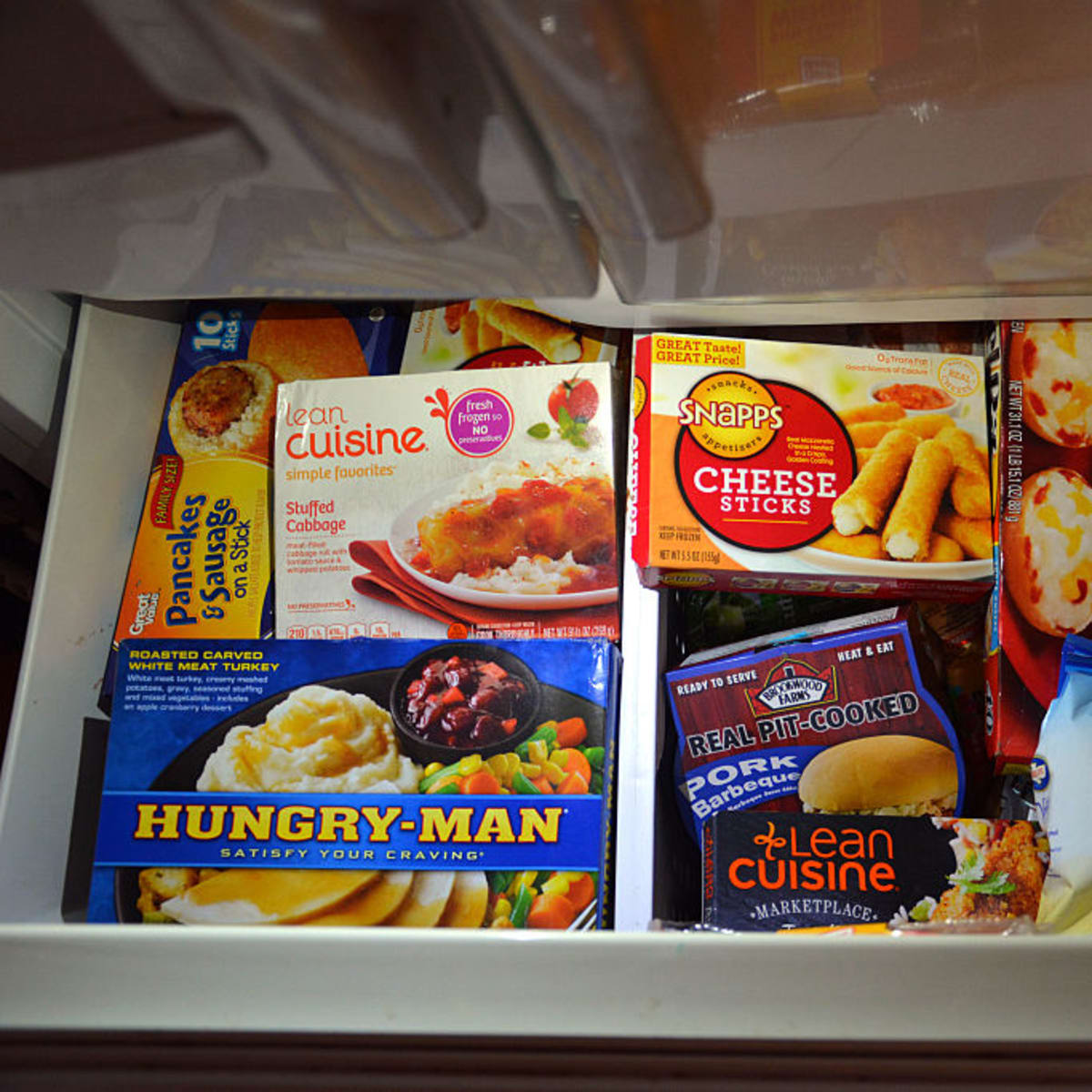 mentalfloss.com - Nitya Rao - 7 Discontinued TV Dinners That Defined the Microwave Era