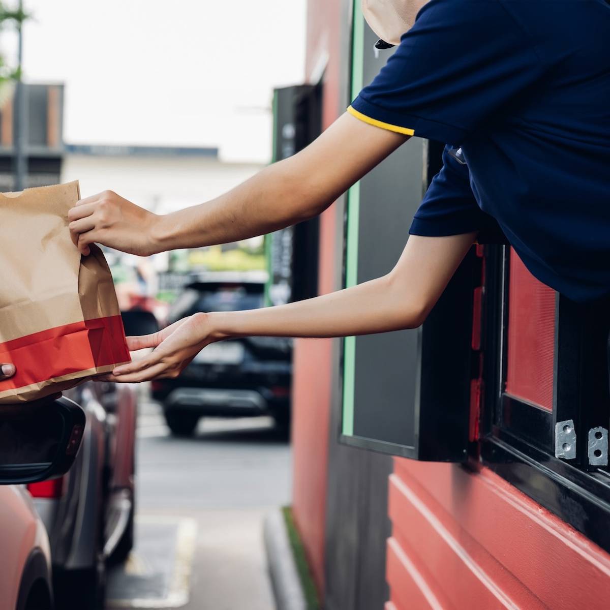mentalfloss.com - Jenny Cohen - The Average Fast Food Hourly Wages, Mapped By Each State