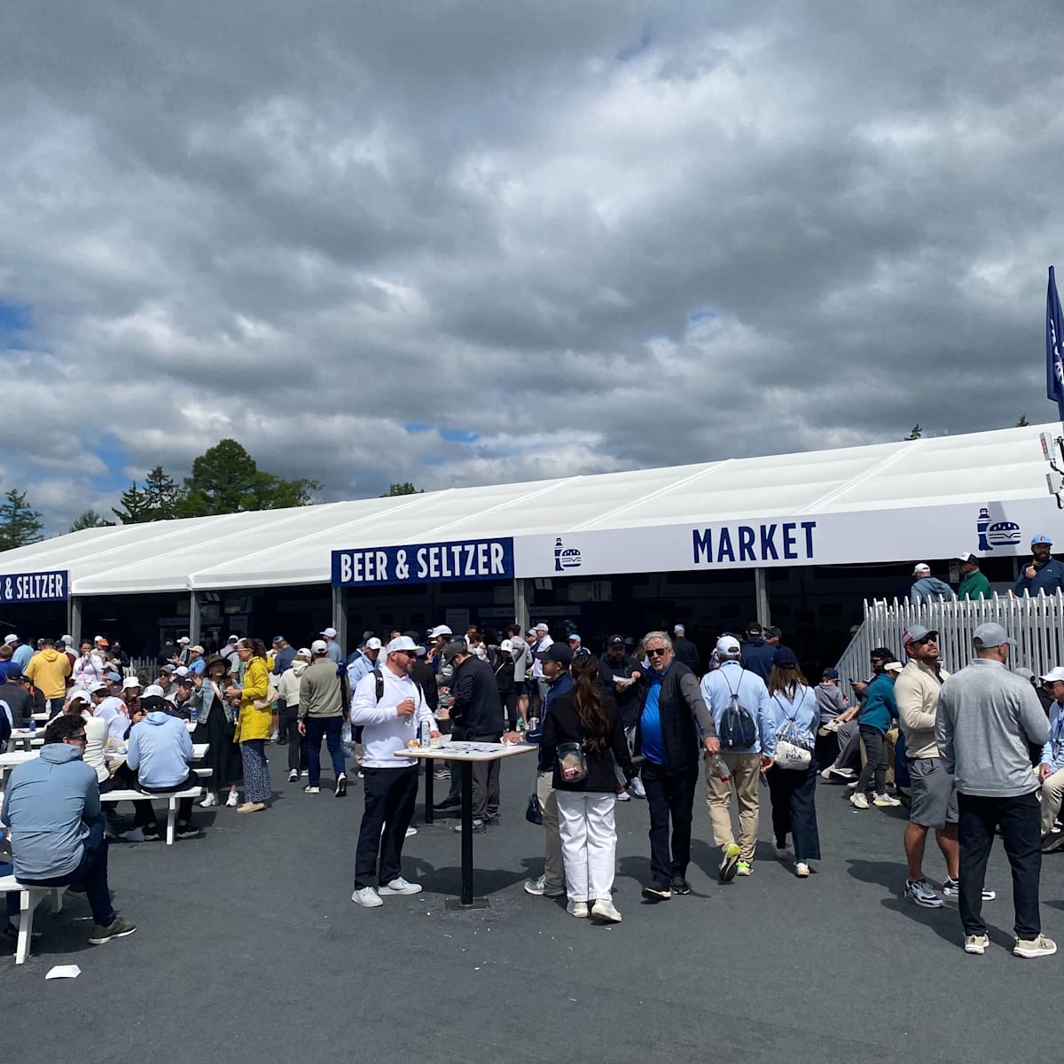 si.com - Tyler Lauletta - Why Free Food and Drinks at the PGA Championship Make So Much Sense