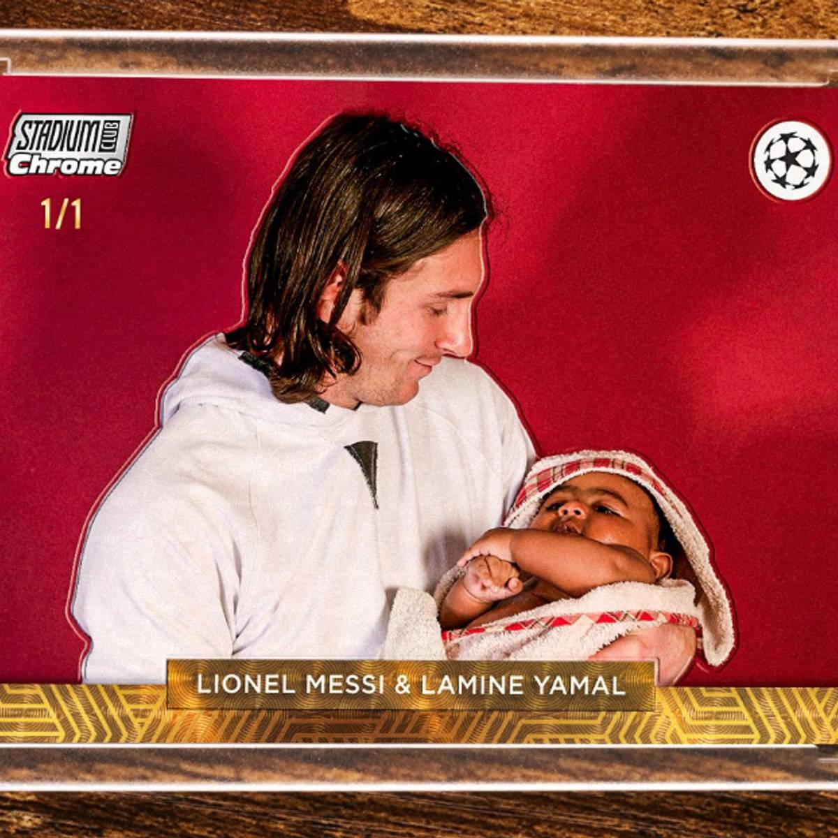 Topps Immortalizes Iconic Messi-Yamal Photo on a 1-of-1 Card