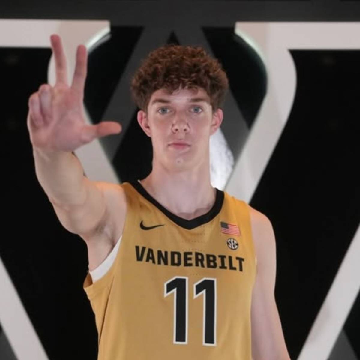 si.com - Joey Dwyer - Breaking Down Vanderbilt Basketball Commit Declan Griffiths