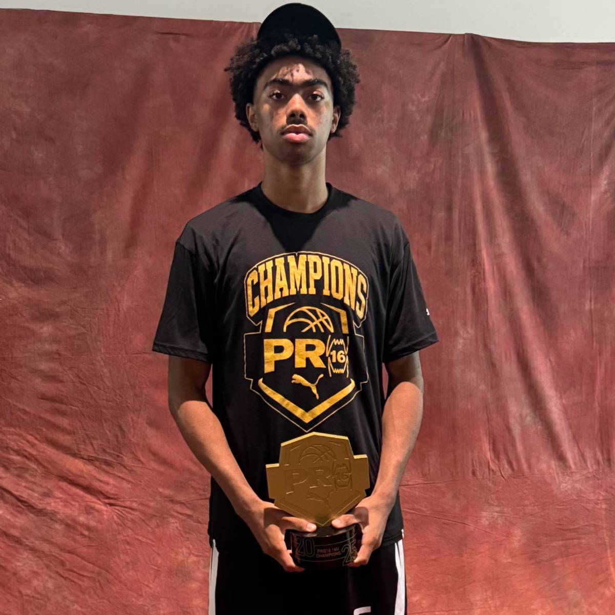 si.com - Caleb Sisk - Tennessee is Currently Hosting One of the Best Basketball Recruits on His Official Visit