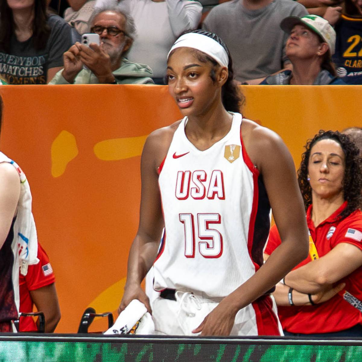 si.com - Grant Young - Caitlin Clark and Angel Reese Sequence Marks Major Swing in USA-France Final