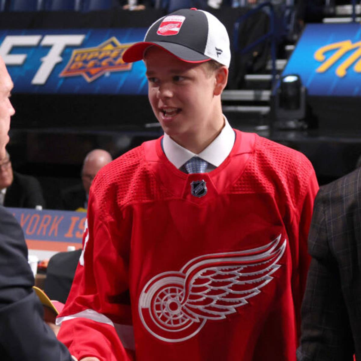Detroit Red Wings prospect Noah Dower Nilsson out following surgery