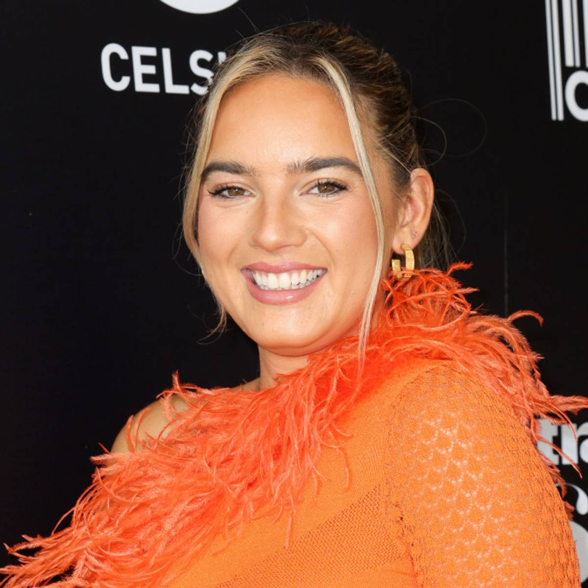 Natalie Mariduena Recreates Iconic Scene As Margot Robbie in 'The Wolf of  Wall Street'