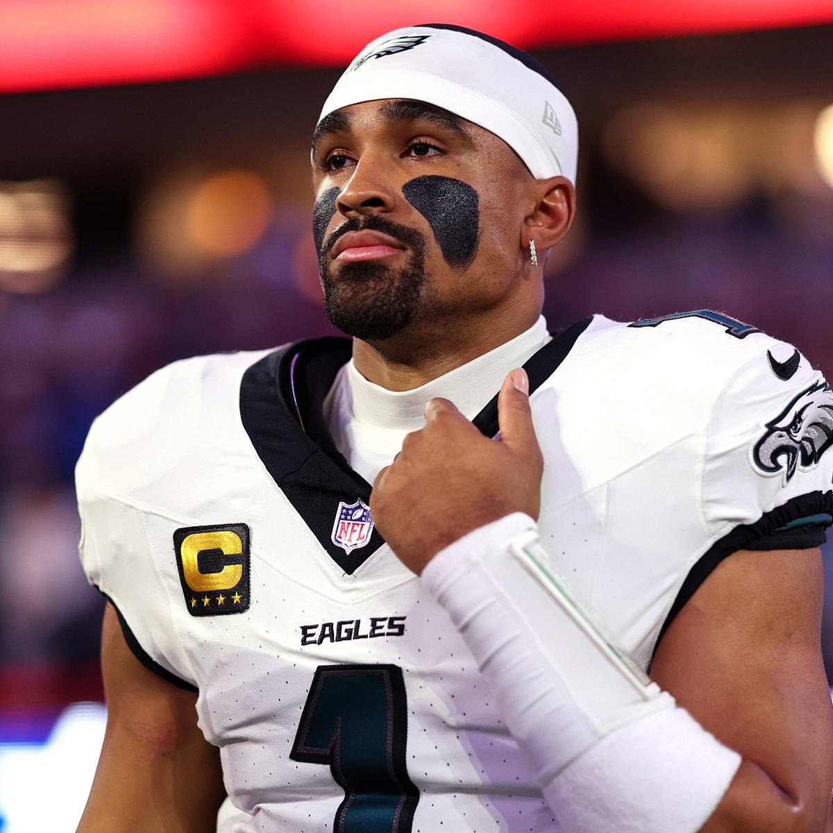 Jalen Hurts' Turnover Play Stuns Eagles Fans & Fantasy Leagues