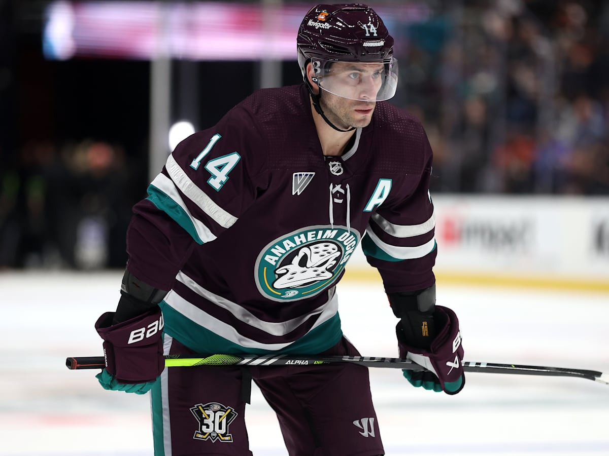 Adam Henrique is a great trade target for the New Jersey Devils