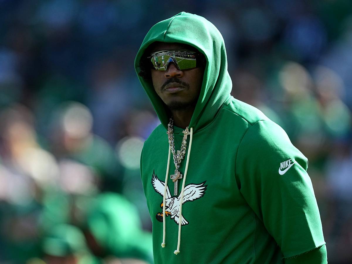 Eagles Add WR Depth While Fans Wait on AJ Brown Clarity After Bye