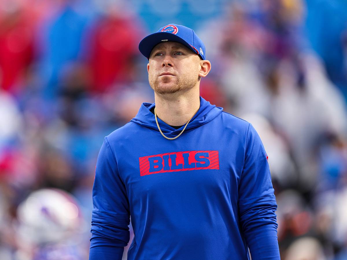 Josh Allen doing everything in his power to keep Joe Brady with Bills