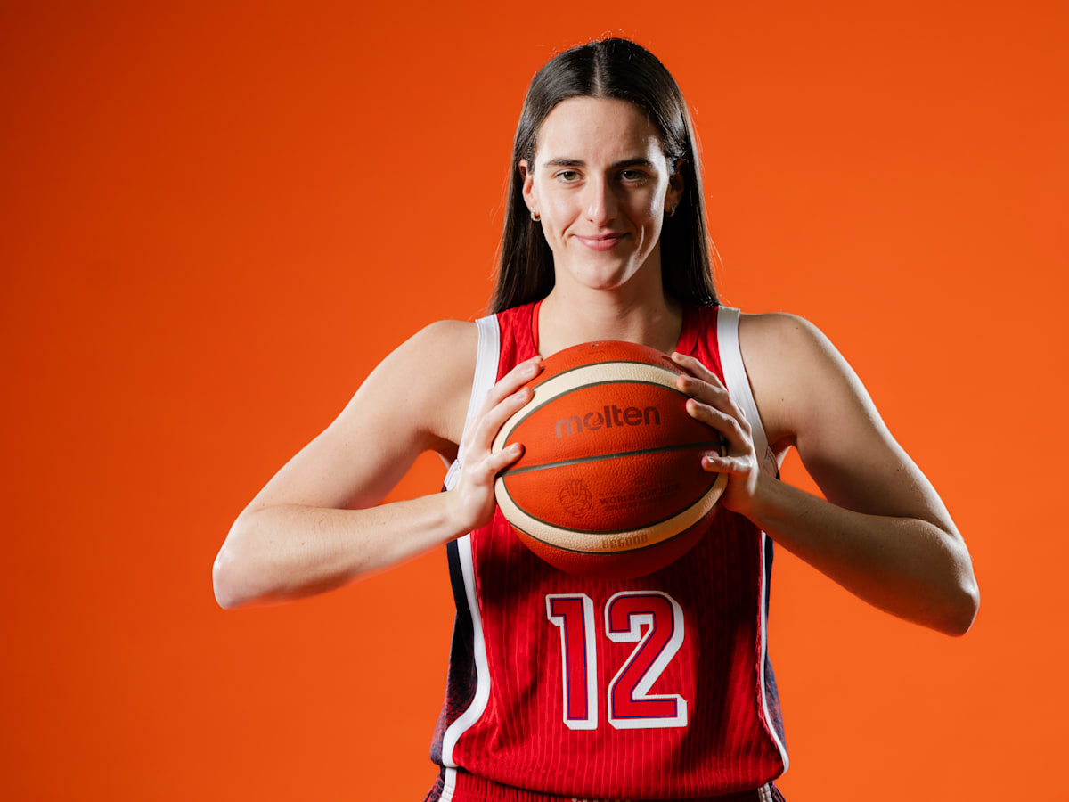 Caitlin Clark absolutely cooks in her first game since July