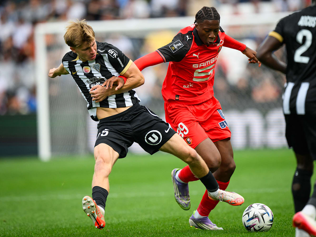 Chelsea want to sign French striker shining for Rennes