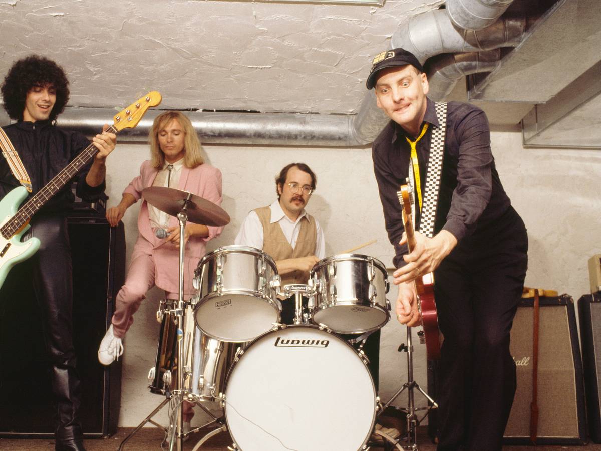 Why did Bun E. Carlos leave the band Cheap Trick?